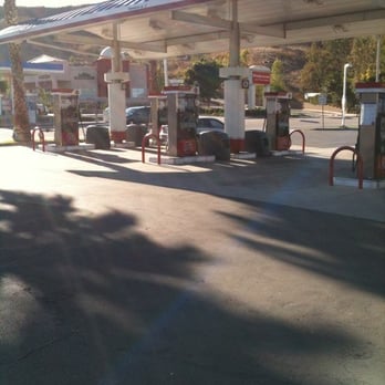 Castaic Union 76 - a gas station - Gas Stations Near Me - Castaic, California