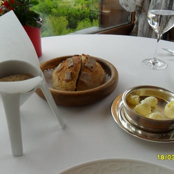 Tàpies - Mini pa de pagés, láminas de pan y mantequilla - Signature Cuisine Near Me - Seu d'Urgell, L