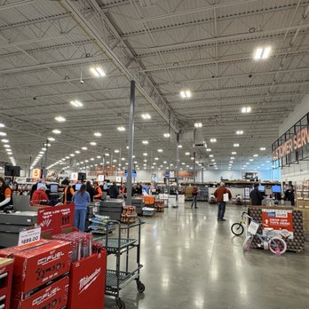 Fleet Farm - Hunting & Fishing Supplies Near Me - Waukee, Iowa