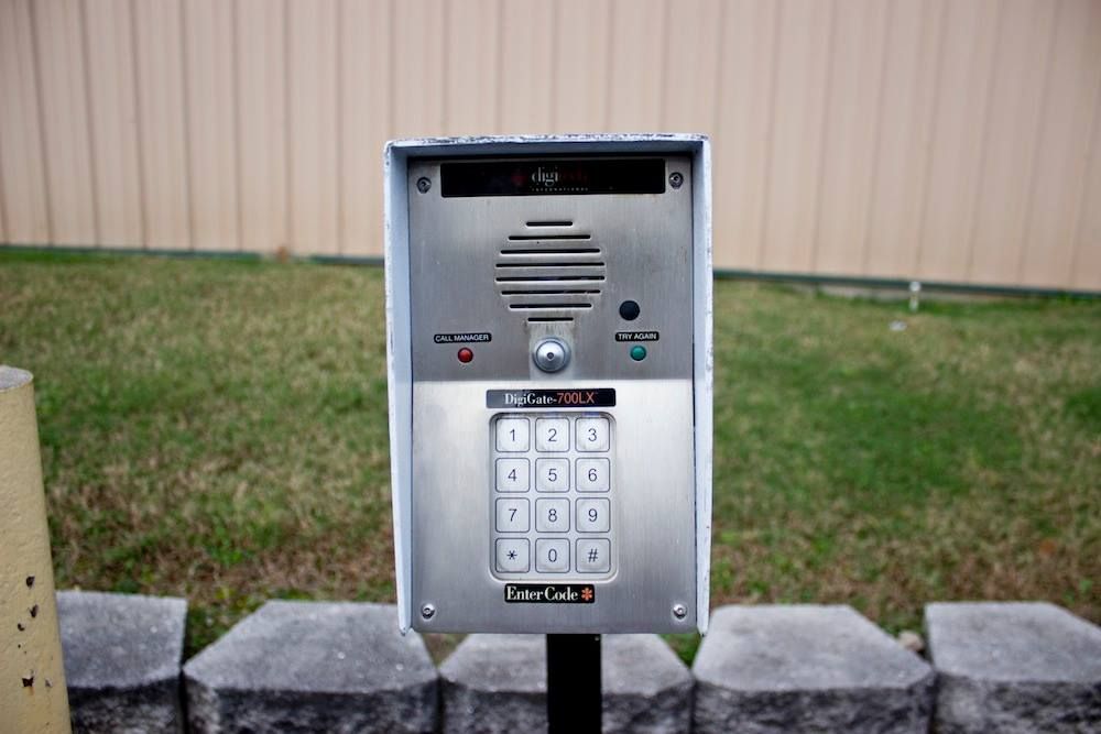 MT BRANSON STORAGE Updated September 2024 12 Photos 889 E State