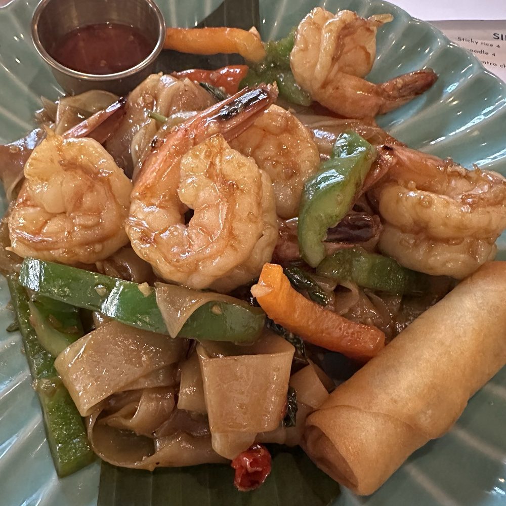 TALAY - Pad Kee Mao with generous portion of shrimp - Thai Near Me - Orlando, Florida TALAY - Pad Kee Mao with generous portion of shrimp - Thai Near Me - Orlando, Florida
