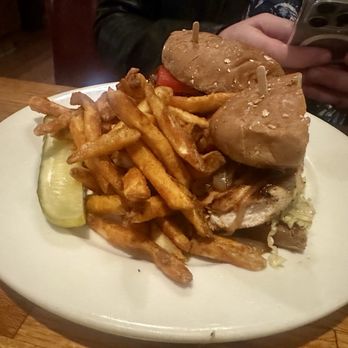 The Kettle - Barbecue Chicken Sandwich - Diners Near Me - Manhattan Beach, California