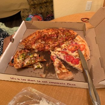 Merlins Pizza - Ranch Chicken Club Pizza, Meaty Feast Deluxe - Pizza Near Me - Destin, Florida