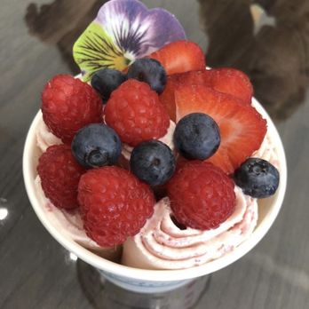 iRoll Ice Cream - Very Berry - Ice Cream & Frozen Yogurt Near Me - North Hollywood, California