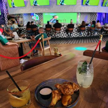 Mas Loco Cantina - Sports Bars Near Me - San Jose, California