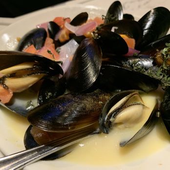Bonefish Grill - Mussels Josephine - 8.5/10 - Seafood Near Me - Troy, Michigan Bonefish Grill - Mussels Josephine - 8.5/10 - Seafood Near Me - Troy, Michigan