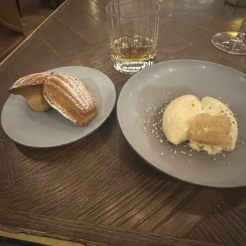Wild Honey - Wild honey ice cream with whiskey - Modern European Near Me - London, XGL