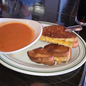 1920 Tavern - Grilled cheese and tomato soup - Bars Near Me - Roswell, Georgia