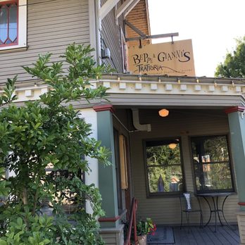 Beppe & Gianni's Trattoria - Cute house converted into a restaurant - Italian Near Me - Eugene, Oregon