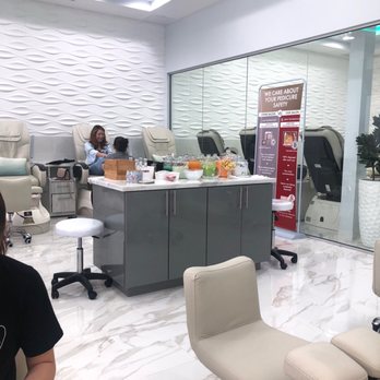 Glo Nail Lounge - Nice pedicure essentials - Nail Salons Near Me - Houston, Texas Glo Nail Lounge - Nice pedicure essentials - Nail Salons Near Me - Houston, Texas