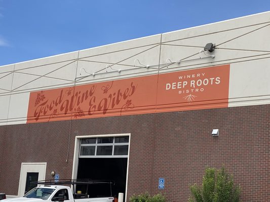 Deep Roots Winery & Bistro - RiNo by null
