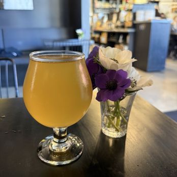 Magpie Cafe - Seasonal cider - New American Near Me - Sacramento, California Magpie Cafe - Seasonal cider - New American Near Me - Sacramento, California