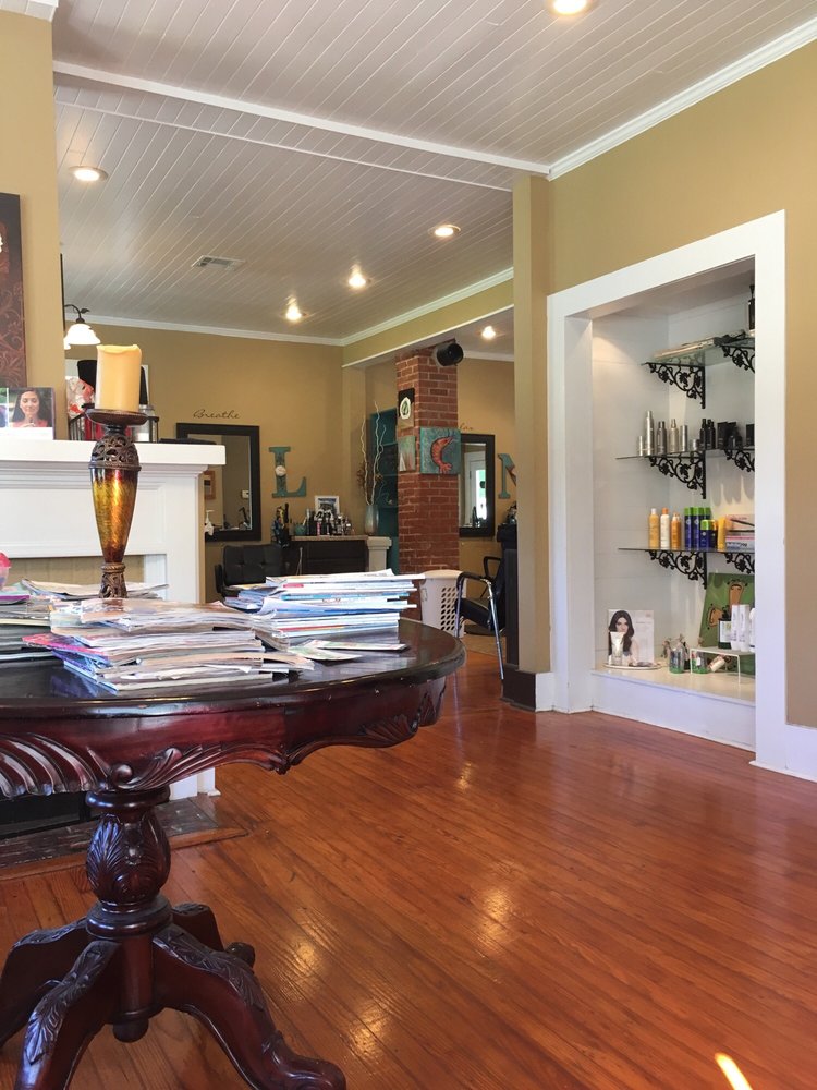 HOUSE OF STYLE Updated September 2024 117 E Waddil St, Marksville