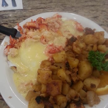 The Cozy Grill - Lobster Benedict! - Breakfast & Brunch Near Me - Warwick, Rhode Island
