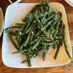 Garlic green beans (about 3/4 portion)