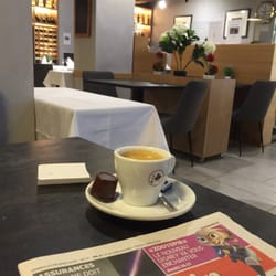 Le Frascati - #frascati mon petit café @lematin au Frascati récemment refait à neuf