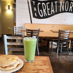The Great North - Breakfast sandwich with ham and iced matcha