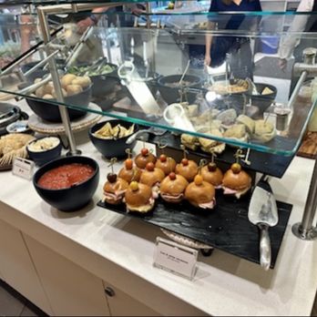 Delta Sky Club - Food! - Airport Lounges Near Me - San Diego, California