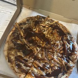 Milan Luncheonette & Variety - Poutine pizza