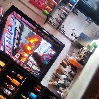 Max & Bellas - Barbeque Near Me - Plymouth, Michigan