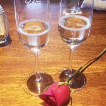 Seasons 52 - Sparkling wine - New American Near Me - Lone Tree, Colorado