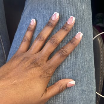 Wheatland Nail Bar - Uneven, rushed lines. - Nail Salons Near Me - Dallas, Texas