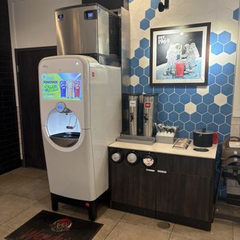 Wendy's - Soda machine n condiment bar - Burgers Near Me - Milford, Texas Wendy's - Soda machine n condiment bar - Burgers Near Me - Milford, Texas