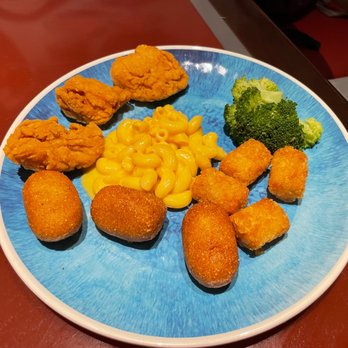 Chef Mickey's - The Kid's Plate: Chicken Nuggets, Mini Corn Dogs, Tater Tots, Macaroni & Cheese and Steamed Broccoli - American Near Me - Lake Buena Vista, Florida Chef Mickey's - The Kid's Plate: Chicken Nuggets, Mini Corn Dogs, Tater Tots, Macaroni & Cheese and Steamed Broccoli - American Near Me - Lake Buena Vista, Florida