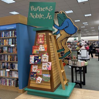 Barnes & Noble - Cute displays - Bookstores Near Me - Fairfax, Virginia Barnes & Noble - Cute displays - Bookstores Near Me - Fairfax, Virginia