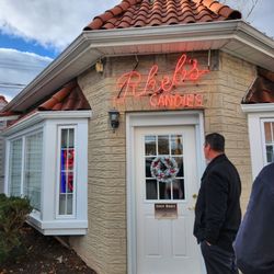 Rheb's Candies 
