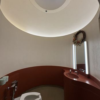 Longwood Gardens - Single serve bathroom 10/10 - Botanical Gardens Near Me - Kennett Square, Pennsylvania