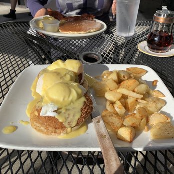 Break Your Fast - KrabbyCake Bene and #2 - American Near Me - Union City, California Break Your Fast - KrabbyCake Bene and #2 - American Near Me - Union City, California