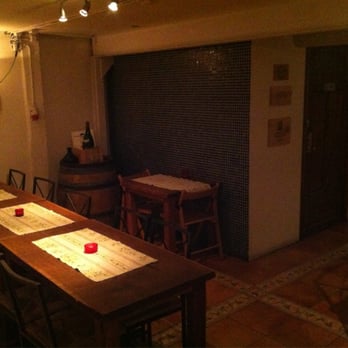 Le Pub - Restaurants Near Me - Gothenburg, O
