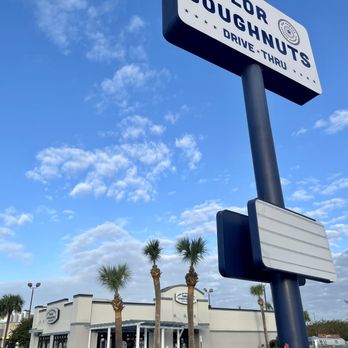 Parlor Doughnuts - Great location... - Coffee & Tea Near Me - Panama City Beach, Florida
