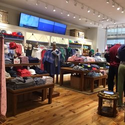 Vineyard Vines - Men's department
