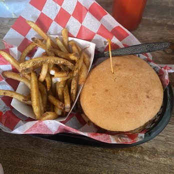 Hubcap Grill - Cheeseburger fries - Burgers Near Me - Galveston, Texas Hubcap Grill - Cheeseburger fries - Burgers Near Me - Galveston, Texas