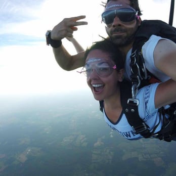 DC Skydiving Center - Free falling - Skydiving Near Me - Warrenton, Virginia