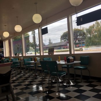 Cruiser's Drive-In - Burgers Near Me - Portland, Oregon Cruiser's Drive-In - Burgers Near Me - Portland, Oregon