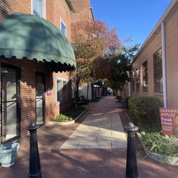 Rasna Eyebrow Threading and Waxing Center - Location from the parking lot side