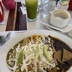 Almozero - Green and red chicken enchiladas and entomatada