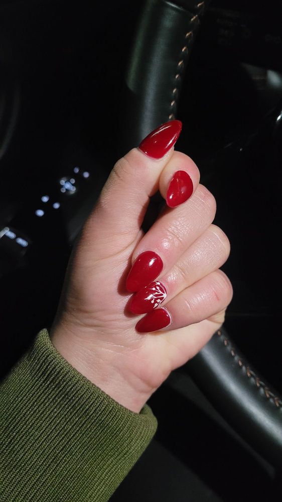 Lee's Nails Logo