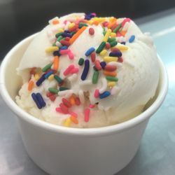 Berry Top Creamery - Creamy Vanilla Ice Cream with sprinkles! So yummy!