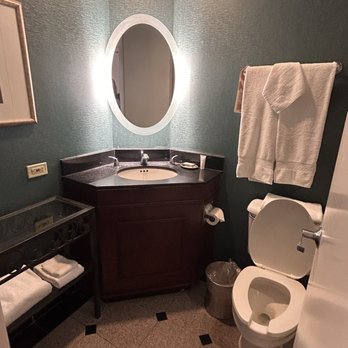 The Whitehall - Hotels Near Me - Houston, Texas The Whitehall - Hotels Near Me - Houston, Texas
