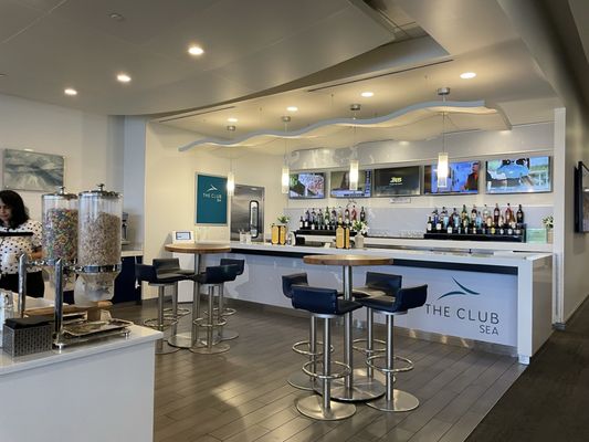 The Club SEA - Concourse A by null