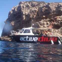 Active Dive - El barco de buceo: funcional, bien Preparado y seguro. Todo muy bien organizado
