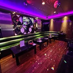 Music Tunnel KTV Cafe