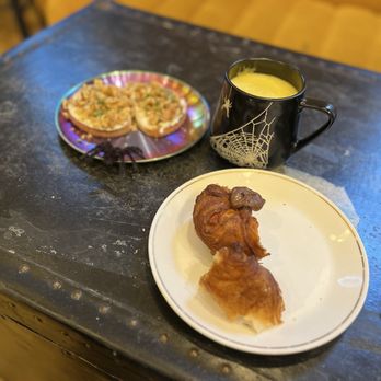 Kaleidoscope Coffee - Haldi Doodh  with  Toast w/ goat cheese - Cafes Near Me - Richmond, California