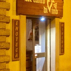 Al Canto di Vino - Entrada do bar.