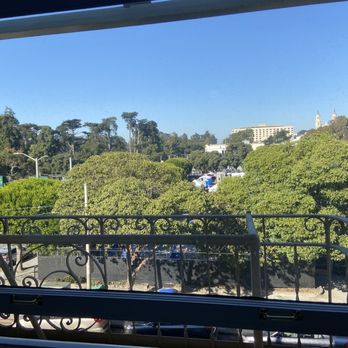 Stanyan Park Hotel - Behind that black barrier is all tents of homeless people - Hotels Near Me - San Francisco, California