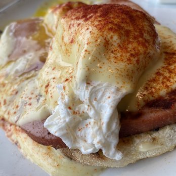 Another Broken Egg Cafe - Properly poached eggs Benedict with made from scratch in house hollandaise sauce. - Breakfast & Brunch Near Me - Siesta Key, Florida